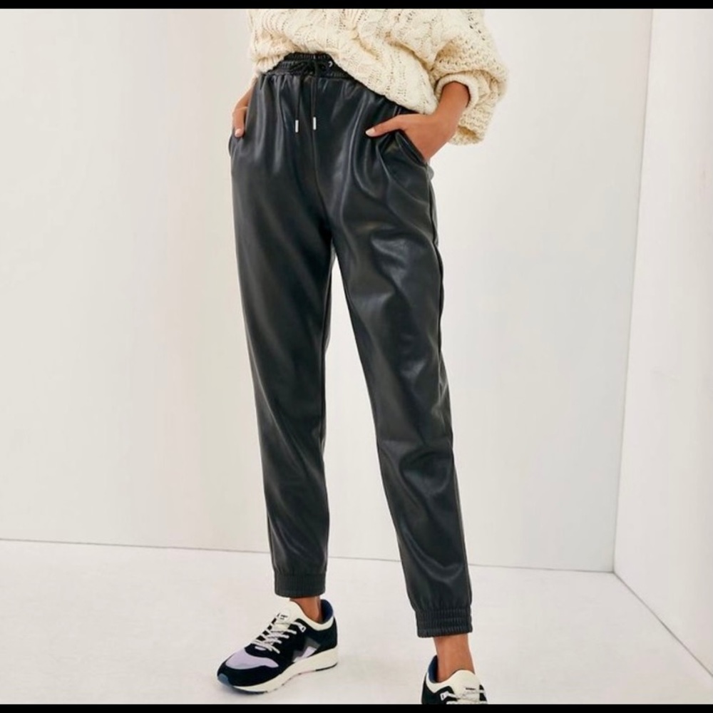 ANTHROPOLOGIE AVEC LES FILLE FAUX LEATHER JOGGERS